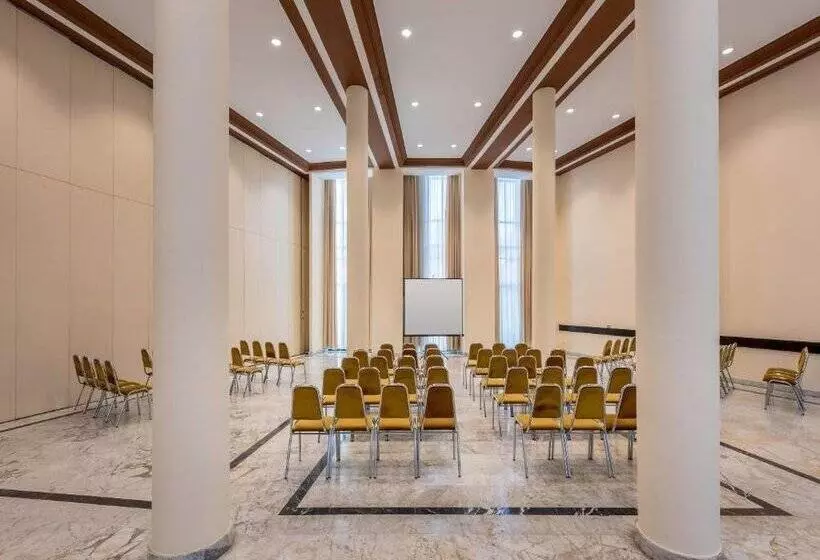 호텔 AZZ Merida Medea