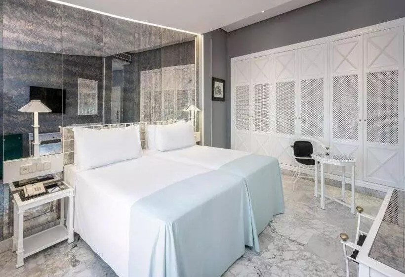 호텔 AZZ Merida Medea