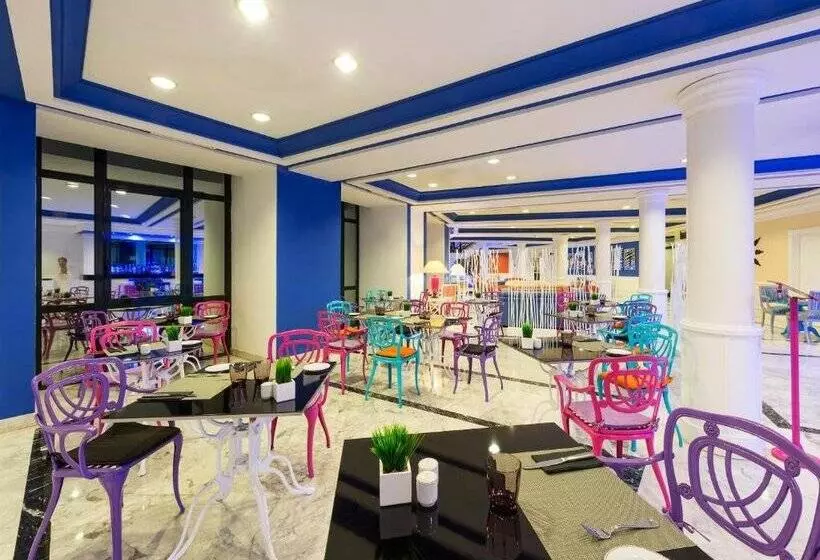 호텔 AZZ Merida Medea