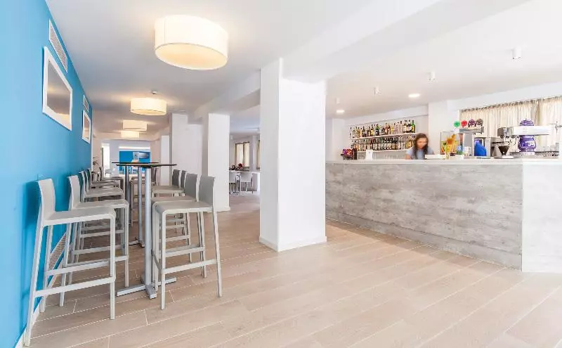 בית מלון כפרי Bluesea Arenal Tower Adults Only