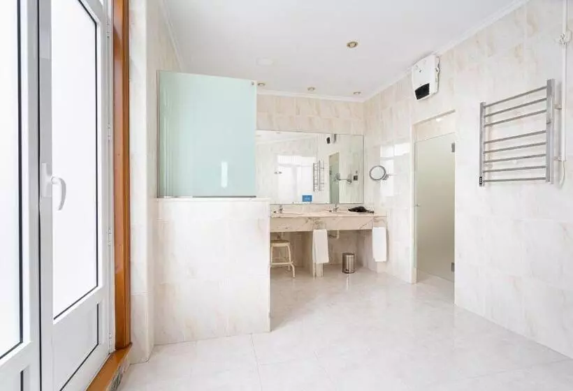 בית מלון כפרי Hernan Cortes