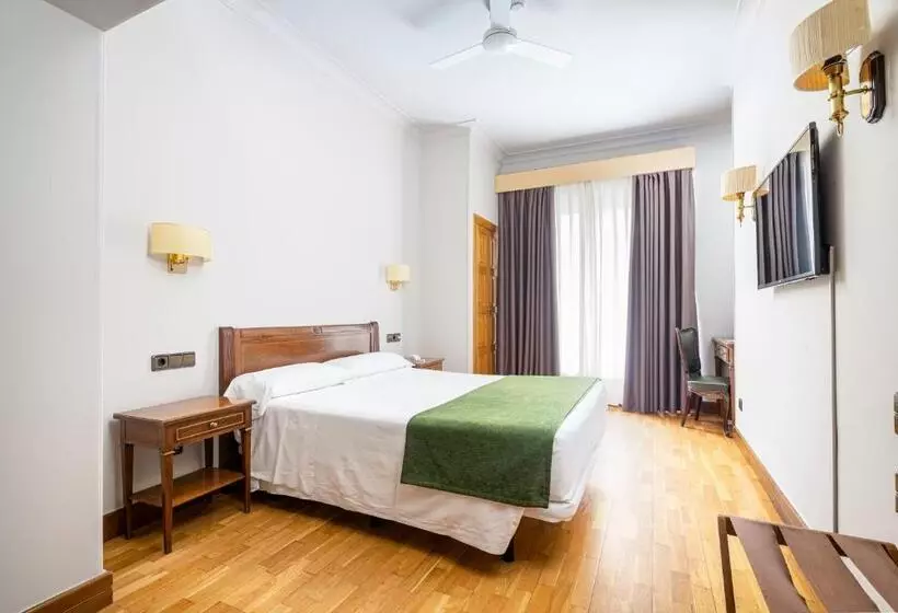 בית מלון כפרי Hernan Cortes