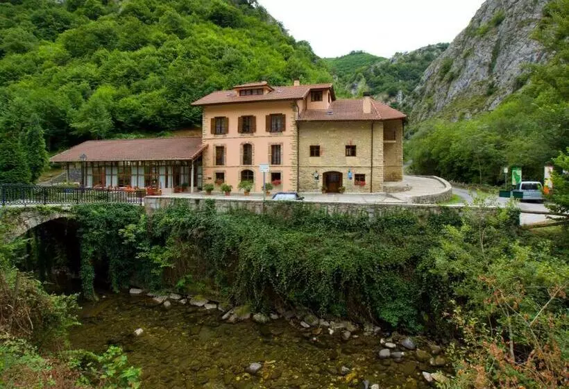 酒店 La Casona De Mestas