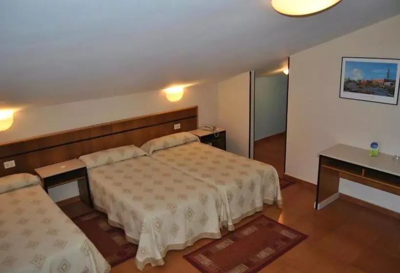 Отель Palacio De Los Vallados