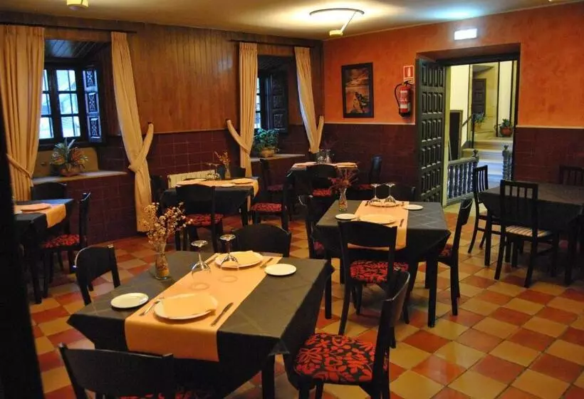 Отель Palacio De Los Vallados