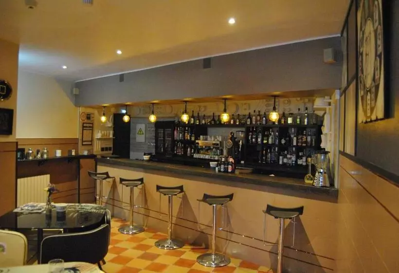 Отель Palacio De Los Vallados