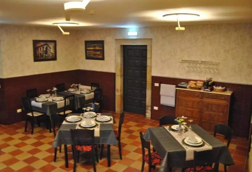 Отель Palacio De Los Vallados