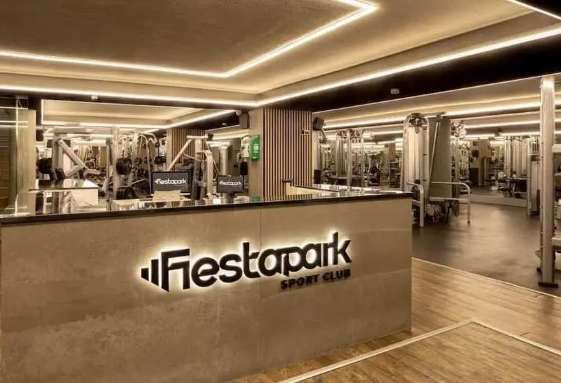 هتل Port Fiesta Park