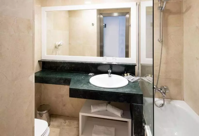 فندق Catalonia Bristol