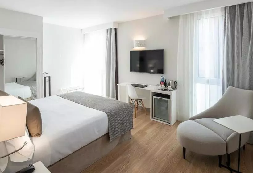 فندق Catalonia Bristol