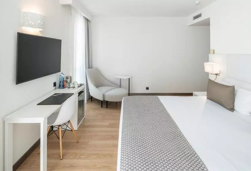 فندق Catalonia Bristol