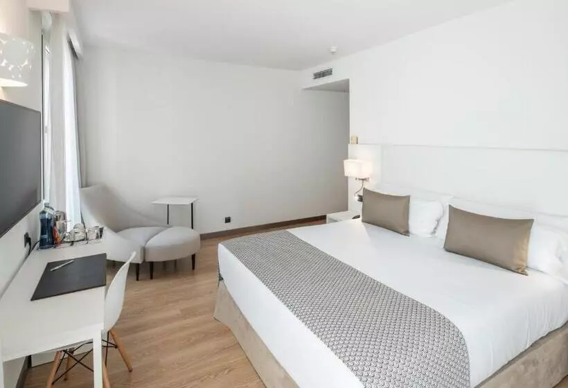 فندق Catalonia Bristol