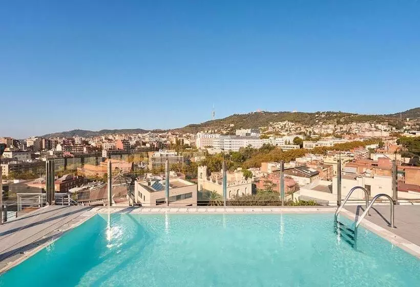 Отель Catalonia Park Guell