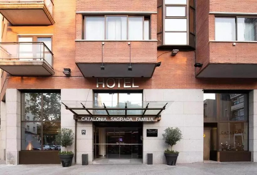 Отель Catalonia Sagrada Familia
