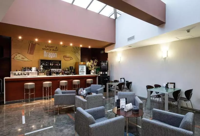 Отель Catalonia Sagrada Familia