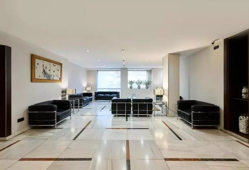 Отель Catalonia Sagrada Familia