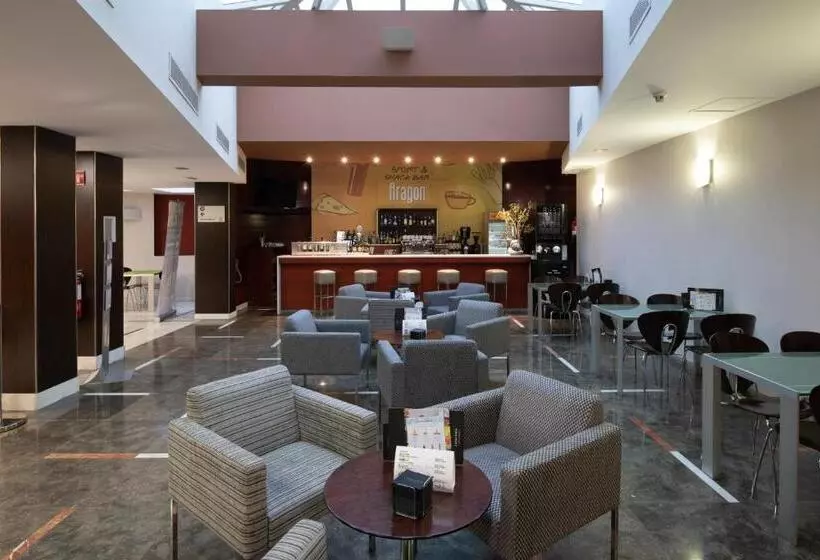 Отель Catalonia Sagrada Familia