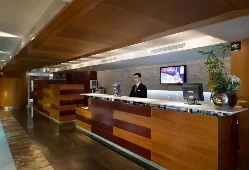 Отель Catalonia Sagrada Familia