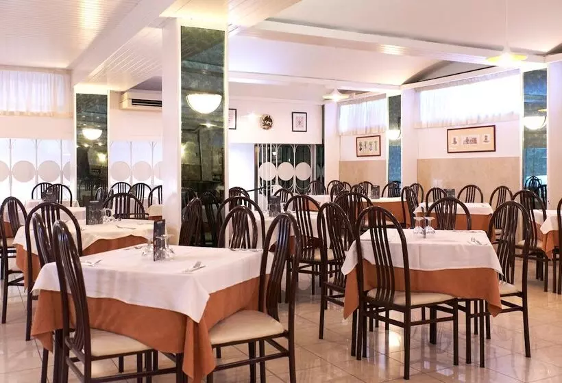 Hôtel Checkin Garbí