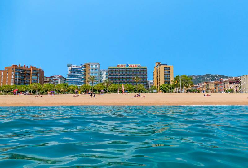 هتل Checkin Garbí