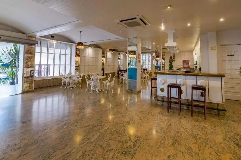 Hôtel Checkin Garbí