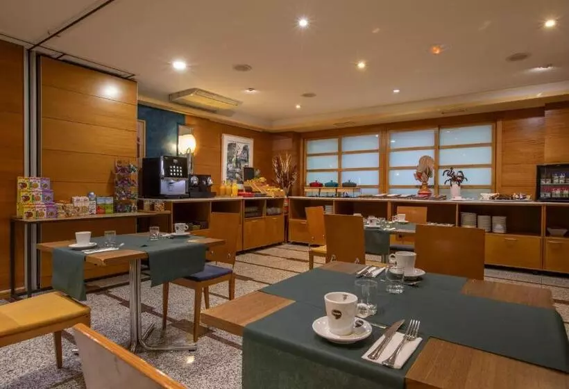 هتل Corona De Castilla Burgos