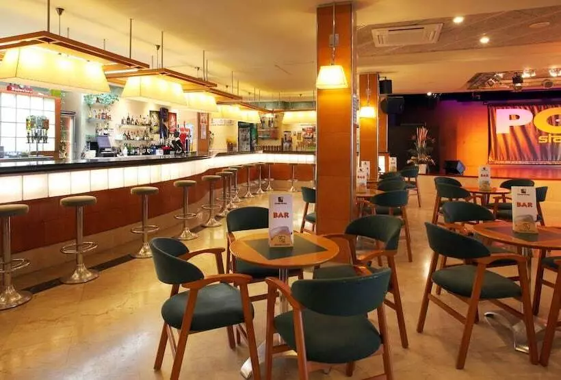 בית מלון כפרי Golden Taurus Aquapark Resort