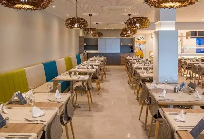 בית מלון כפרי Golden Taurus Aquapark Resort