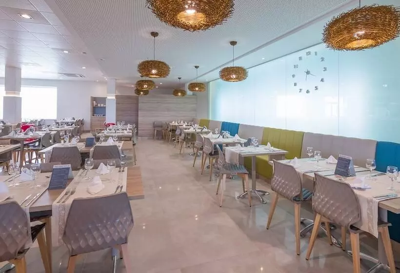 בית מלון כפרי Golden Taurus Aquapark Resort