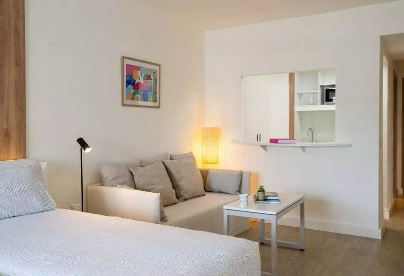 ホテル Innside by Meliá Wave Calviá