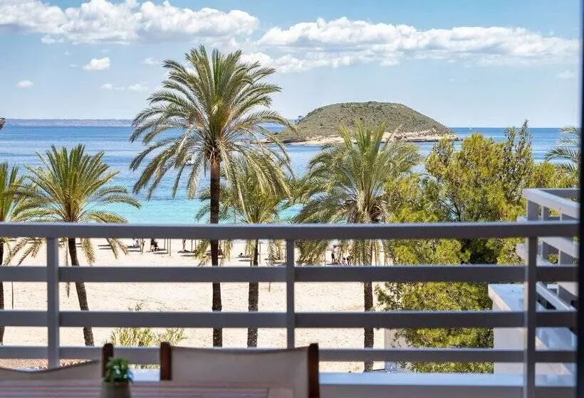 ホテル Innside by Meliá Wave Calviá