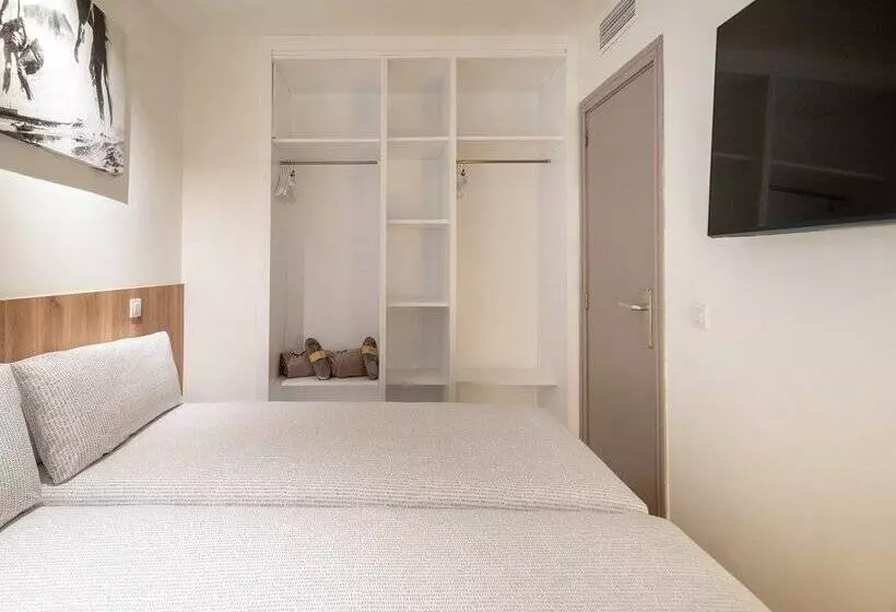 ホテル Innside by Meliá Wave Calviá