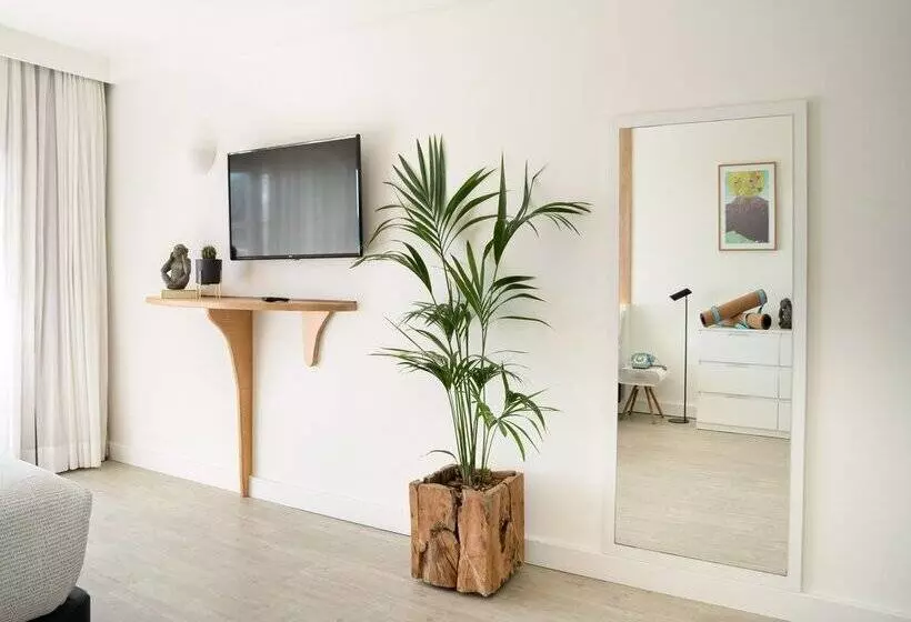 ホテル Innside by Meliá Wave Calviá