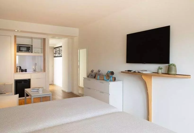 ホテル Innside by Meliá Wave Calviá