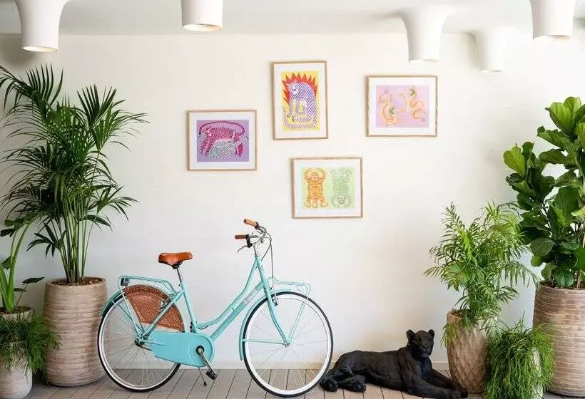 ホテル Innside by Meliá Wave Calviá