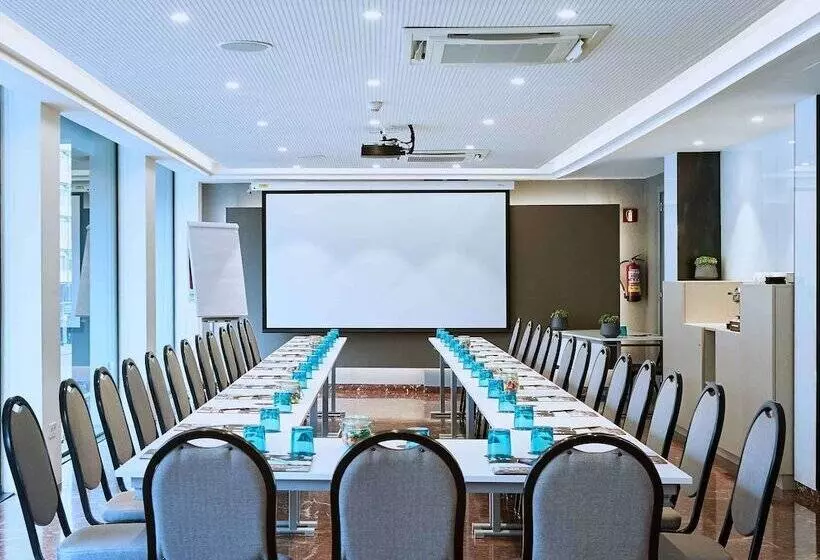 Отель Mercure Barcelona Condor