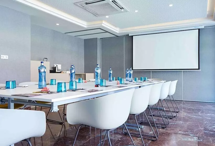 Отель Mercure Barcelona Condor