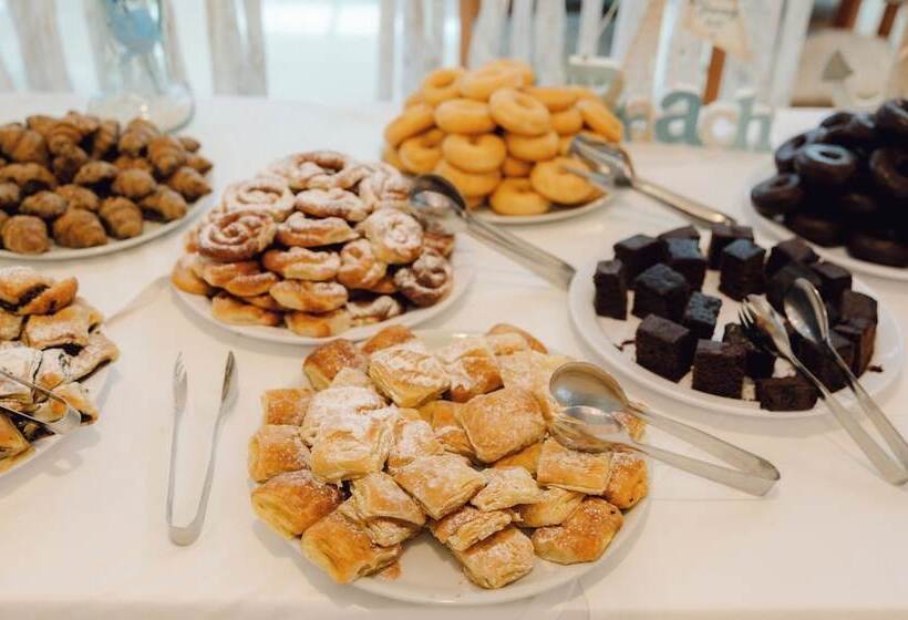 هتل Moon Dreams Atlantic