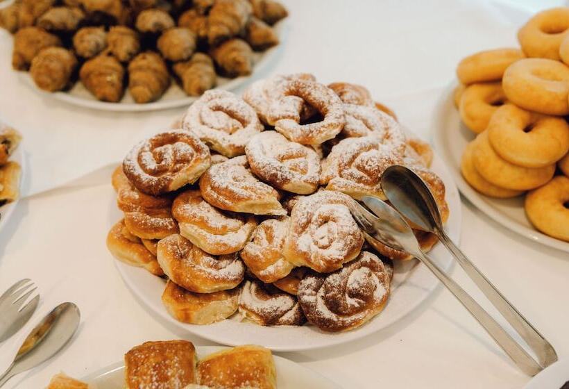 هتل Moon Dreams Atlantic