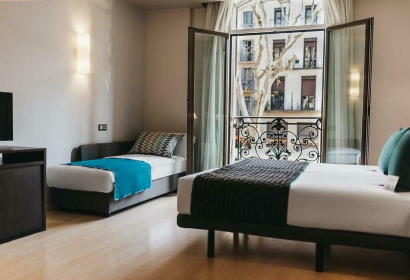 هتل Oriente Atiram