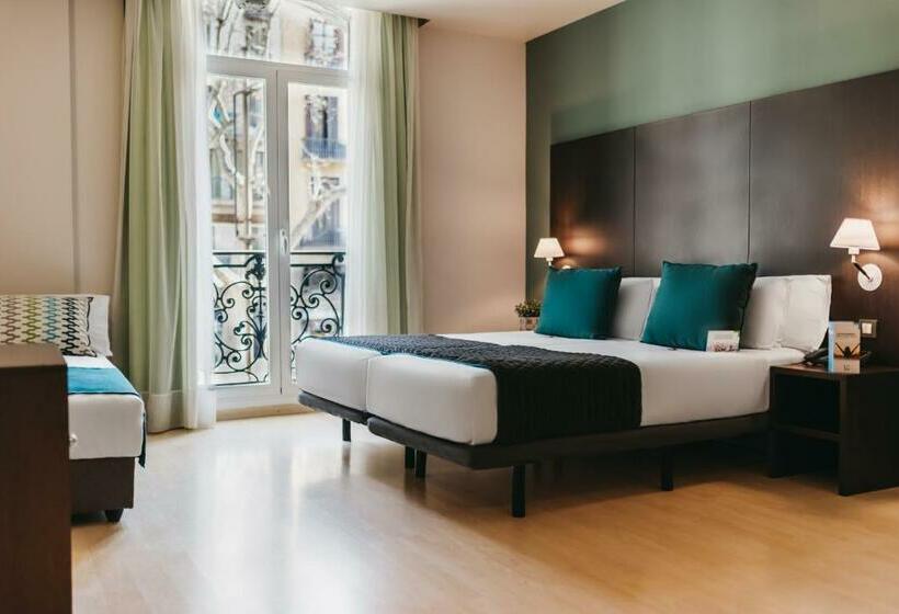 هتل Oriente Atiram