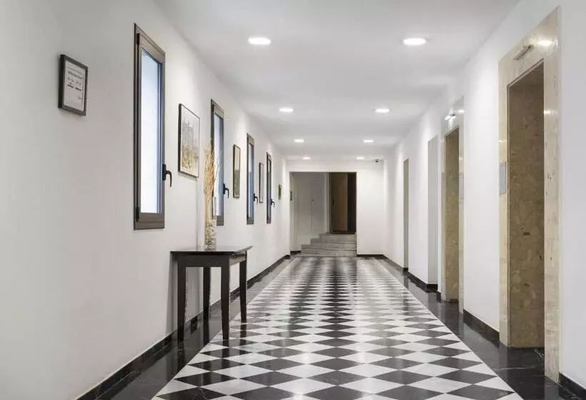 Отель Oriente Atiram