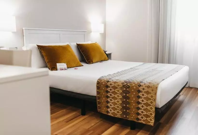 Отель Oriente Atiram