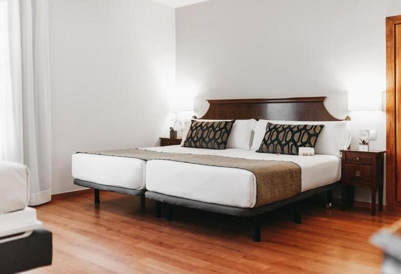 هتل Oriente Atiram