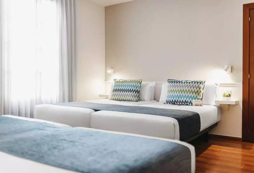 Отель Oriente Atiram