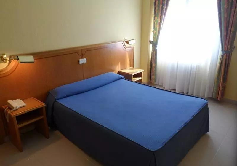 Отель Rey Arturo Burgos