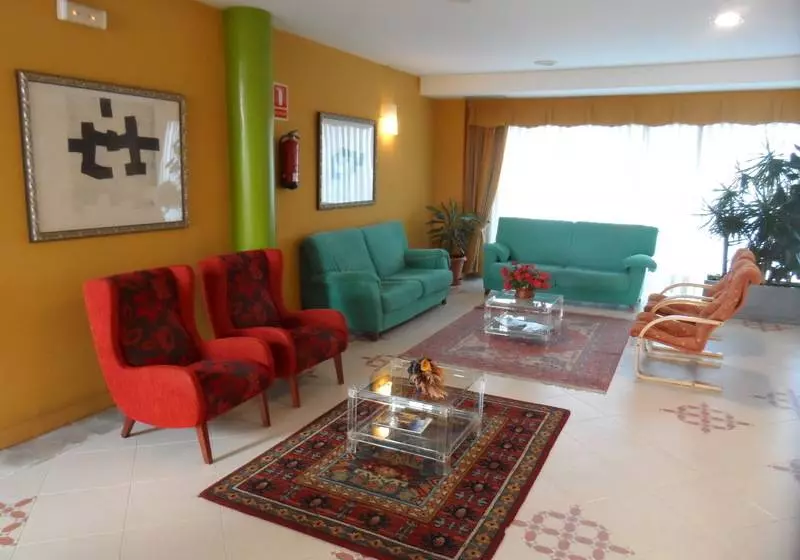 Отель Rey Arturo Burgos