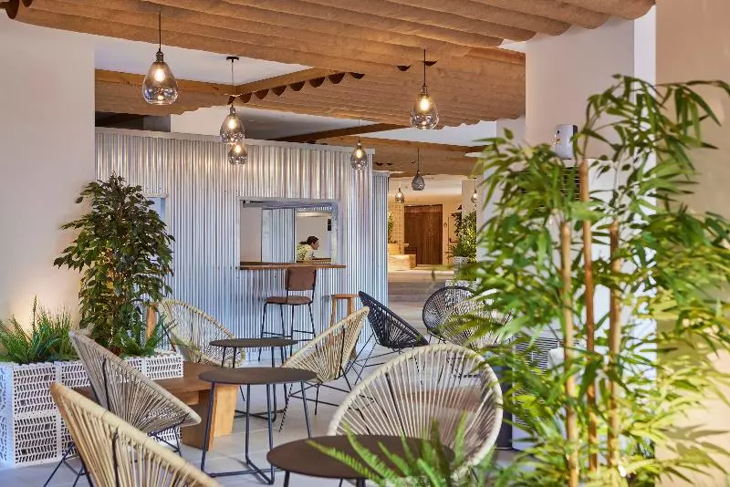 فندق tent Palmanova