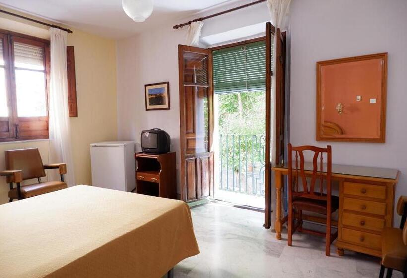 בית מלון כפרי Central