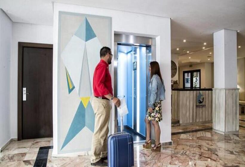 ホテル Marlin Antilla Playa